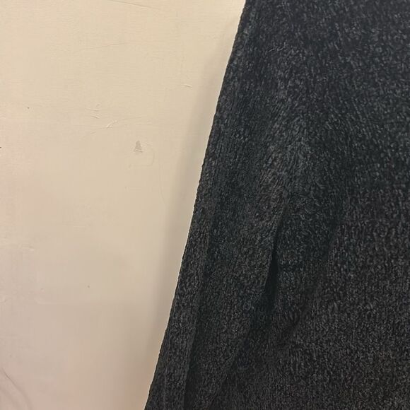 Karen Scott deep black long sleeve V neckline sweater Size 1X New - Picture 4 of 10